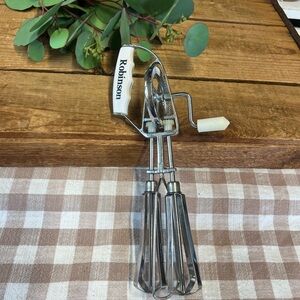 Vintage hand mixer Robinson